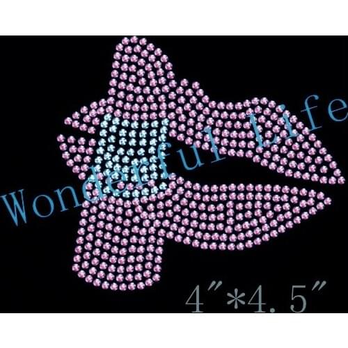 Free shipping Lipstick Rhinestone Iron on Transfer in light pink with white clear crystal