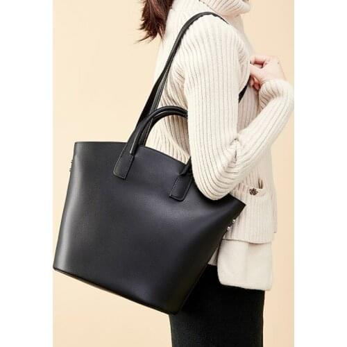 New Large Bag Female Cross-body Bag Large Capacity One-shoulder Bucket Bag Cowhide Female Bag To Work Commuter Handbag