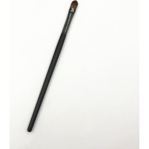 Small Tongue Shape Concealer Brush Straight Firm Fiber Precision Foundation Concealer Makeup Brush