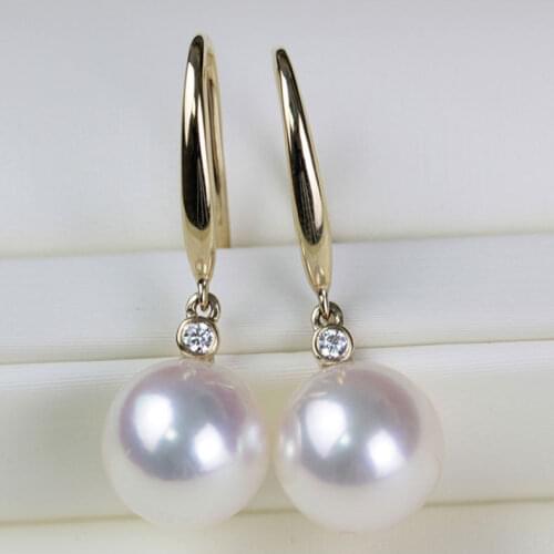 Gorgeous pair of 10-11mm south sea white pearl earring 14