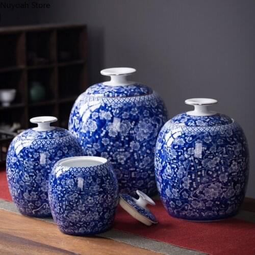 Ceramic Storage Jars and Storage Bottles Blue and White Porcelain Airtight Jar Ornaments Creative Crafts Retro Home Decoration