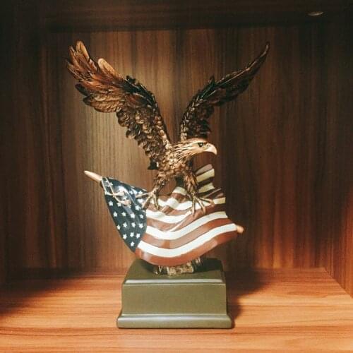 Resin Handicraft Eagle Home Office Table Top Wine Cabinet Decoration Living Room Decoration Modern Decoration