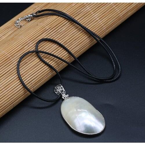 Natural Pearl Mother Shell Pendant Necklace Charms Irregural Shell Pendant Necklace for Jewelry Gift Length 55+5cm Size 30x50mm