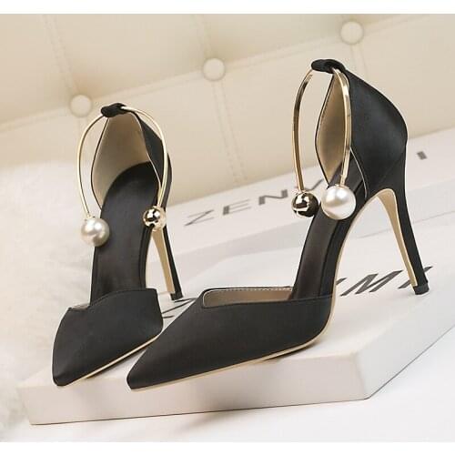 2021 New Elegant Pearl Metal Buckle High Heels Women Sandals Korean Fashion Soft Silk Pointed Ladies Shoes Party Sandals Shallow
