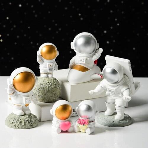 Creative Resin Music Astronaut Home Decoration Doll Nordic Miniature Statue Spaceman Sculpture Decoration Accessories Boy Gift