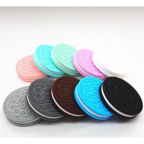 Chengkai 2PCS BPA Free Silicone Cookie Pendant Teether Baby Shower Biscuit Pacifier Dummy Teething Nursing Sensory Jewelry Toy