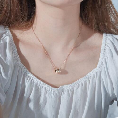 Stainless Steel Roman Numeral Two Circle Diamond Fashion Necklace Sparkling Pendant Ins Cold Wind Simple Style Birthday Present