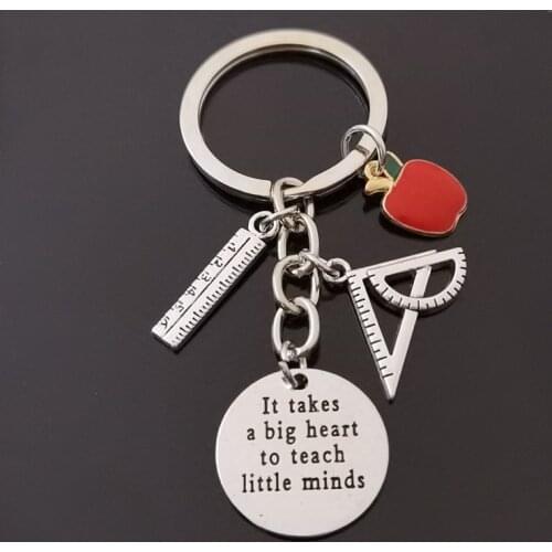 1Pcs Teacher Keychains with Red Apple It Takes A Big Heart To Teach Little Minds Keyring Key Ring Jewelry for Teachers Day Gift