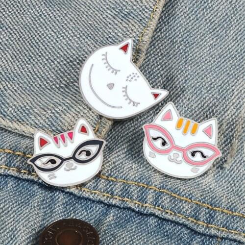 Cute Glasses Cat Brooch Close Eyes Kitty Cartoon Animal Enamel Pin Hat Coat Lapel Pins Metal Badge Jewelry Gift for Kids Women