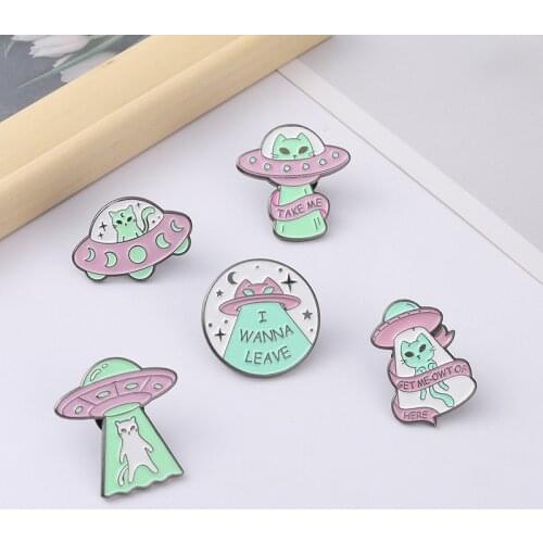 UFO Alien Enamel Pins Badge Spaceship Cat Brooches for Kids Friends Cartoon Lapel Pin Backpacks Badge Jewelry Gift