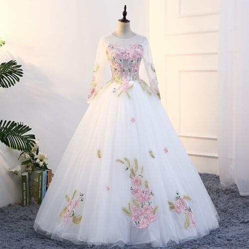100% real cosplay white lovely embroidery ball gown medieval dress Renaissance gown queen Victorian Belle Ball gown