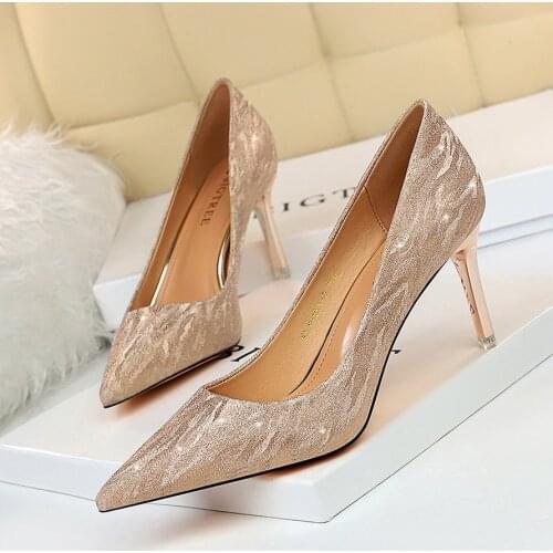 2020 New Spring Women Pumps High Thin Heels Pointed Toe Metal Decoration Sexy Bling Bridal Wedding Women Shoes Gold High Heels