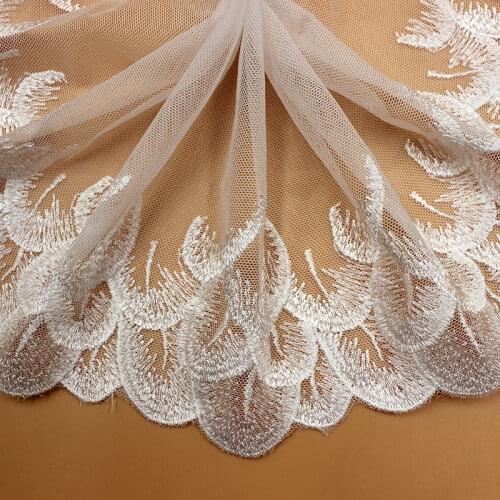 3 yards / bag new white peacock feather lace accessories people wire mesh yarn clothing home skirt decoration mesh SS135