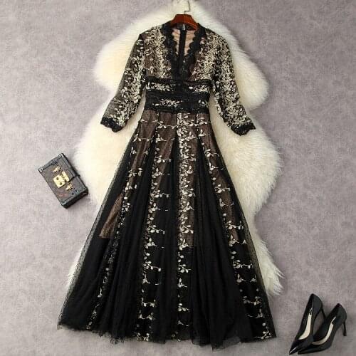 European and American womens wear for summer 2021 Seven-quarter sleeve V-neck heavy embroidery Fashion pleated dress