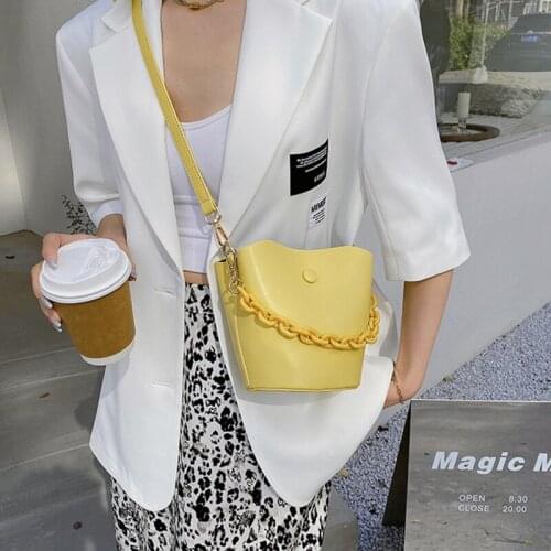 New Luxury Wide Chain Versatile Underarm Handbag Vintage Bucket Bags For Women Chain Portable Messenger Bag and Crossbody Bag