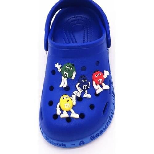 Kids Love 50PCS M&M Peanut Chocolate Shoes Charm Embellishment Backapck Fit Wristbands Shoe Decoration Party Gift Croc Jibz