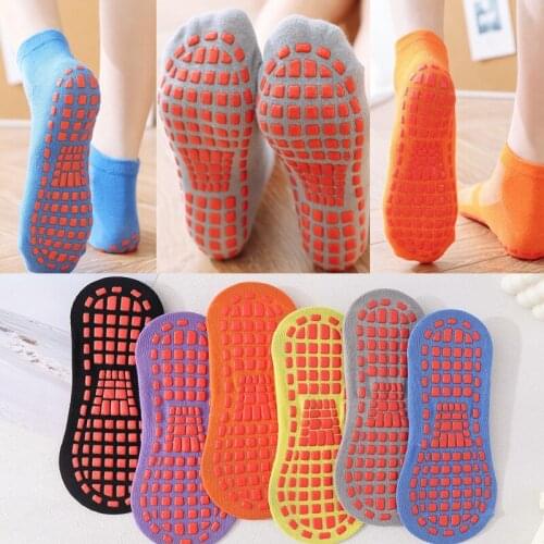 Q 1Pair Breathable Anti-skid Short Socks Trampoline Socks Women Men Indoor Activities Floor Socks for Foot Massage Fit 35-42 EU