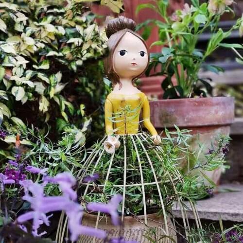 European Wrought Iron Girl Doll Plant Climbing Vine Flower Stand Balcony Sculpture Crafts Outdoor Garden Furnishings Decoration