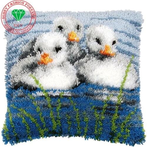 Threads embroidery Latch Hook Rug Kits DIY Needlework Unfinished Crocheting Rug Yarn Cushion Mat Embroidery Carpet Felt Craft