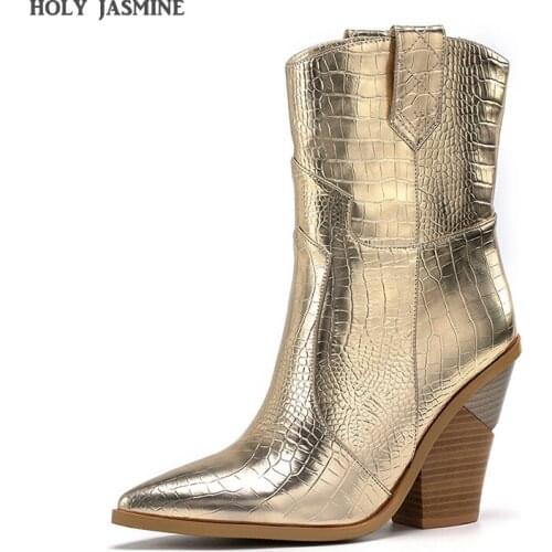 2019 Winter New Fashion Embossed Microfiber Leather Women Ankle Boots Pointed Toe Western Cowboy Boots Women Slip On Tabs Boots