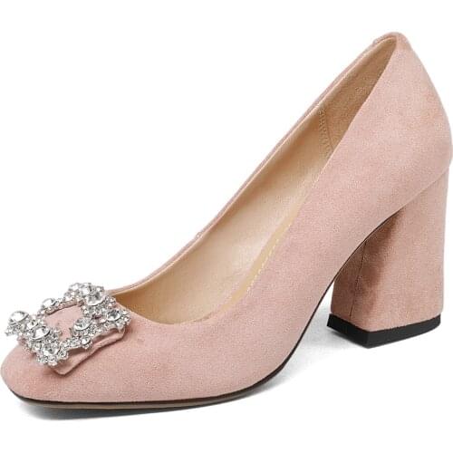 Red wedding shoe to 18 years in the spring and autumn period and the lighter side buckle diamond high