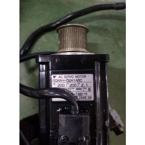 SGMAH-02A1A6C servo motor , used in good condition . 85% appearance new , good working , free shipping