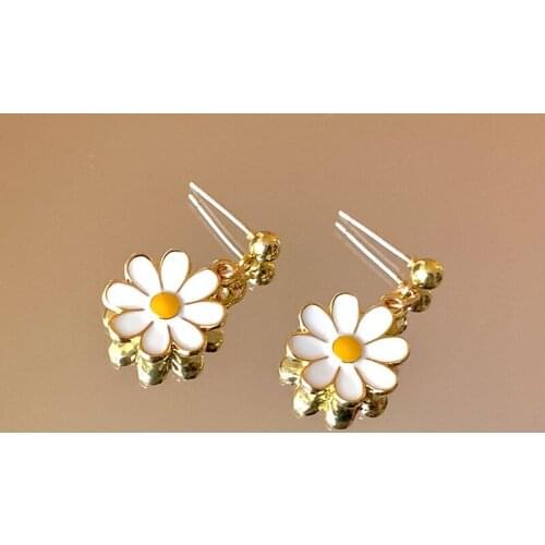 Daisy flower drop earrings, Daisy dangle earrings, Dainty Earring, Gift for Best Friend, Jewelry
