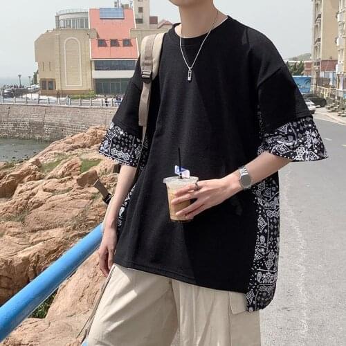 Mens Summer T-shirt Fake Two Pieces Short Sleeve Round Neck Korean Style Fashion High Street Hip Pop Harajuku Loose Men Clothes