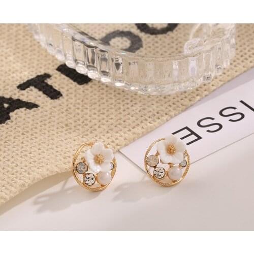 Flowers Earrings No Hole Ear Clips Young Girl Fresh Flowers Clip On Earrings Without Piercing Creative Earring G85