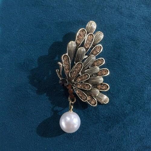 Morkopela Charm Pearls Butterfly Brooch Pin Vintage Women Brooches Jewelry Scarf Clothes Clip Pins