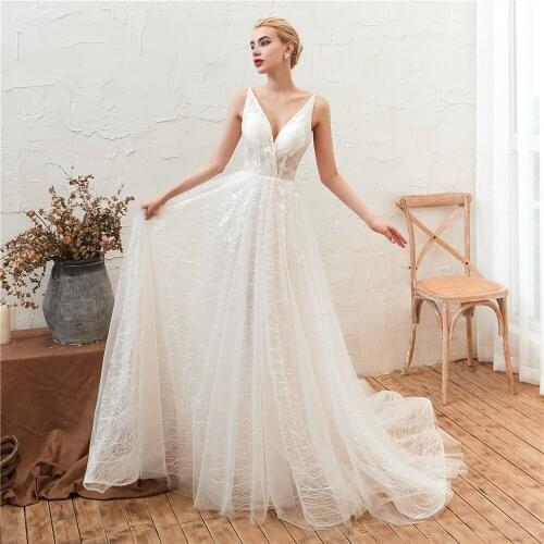 A-Line V-Neck Wedding Dresses 2021 Spaghetti Straps Sleeveless Lace Appliques Sweep Train Elegant Tulle Bridal Gown Open Back