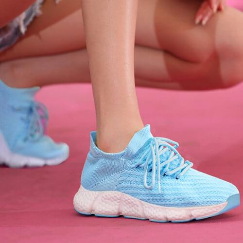 2021 New Walking Shoes for Women Flat Sneakers Breathable White Bottom Woman Shoes