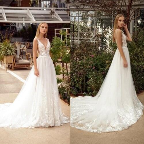 Elegant Wedding Dresses Deep V Neck Lace Appliques Foral Bridal Gowns Sexy Backless Sweep Train A-Line Beach Vestido De Noiva
