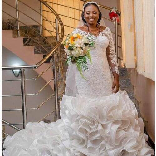 Plus Size Arabic Luxurious Lace Beaded Wedding Dresses Sheer Neck Vintage Bridal Dresses Long Sleeves Wedding Gowns