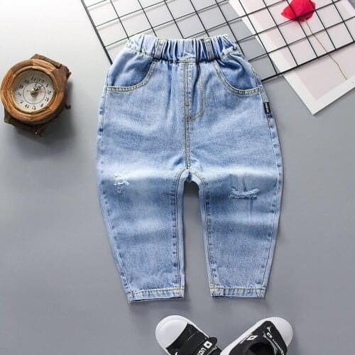 Spring and Autumn Boys' New Jeans Small and Medium-sized Childrens Fashion Hole Harlan Denim Pants Suitable for 2-8 years