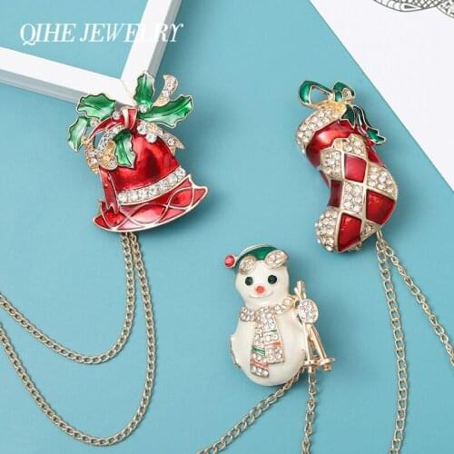QIHE Jewelry Merry Christmas Cute Chain Enamel Pins Bells Candy Snowman Brooches Badges Fashion Pin Gifts for Friends Wholesale