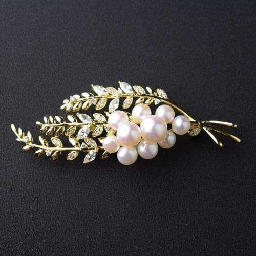 Womens 18k Plated Cubic Zircon White Freshwater Pearl leaves Brooches Pin