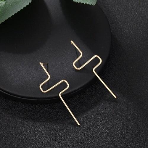 Simple Stud Earrings 2021 Fashion Metal Geometric Long Vertical Bending Bar Earrings for Women Fashion Charm Jewelry Pendientes