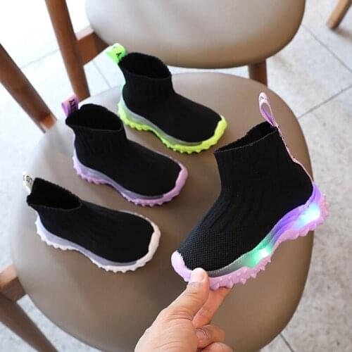 Girls' Boots 2021 Autumn New Flashing Light Knitted Soft Sole Boys Non-slip Breathable Flying Knitted Kids Fashion Short Boots