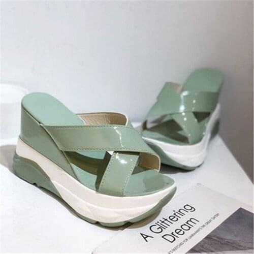 Slippers Womens Summer 2021 New Fashion Style Go Out Wear Slope Heel Flip Flop Thick Bottom Retro Female Sandals Size 34-44