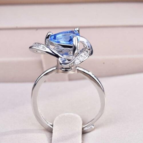 Exquisite Flower Rings Fashion Triangle Rotatable Flower Head Creative Jewelry Inlay Blue Zircon Wedding Eternity Ring For Women