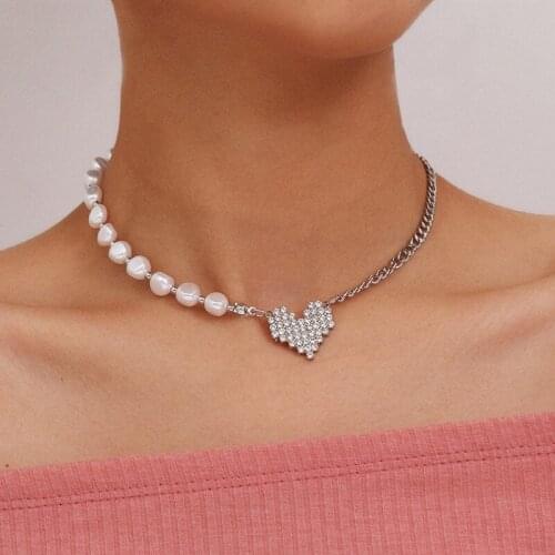 Fashion Punk Imitation Pearl Shiny Crystal Love Heart Pendant Necklace for Women Jewelry Gift