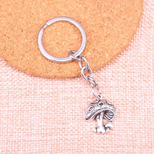 20pcs mushroom Keychain 22*18mm Pendants Car Key Chain Ring Holder Keyring Souvenir Jewelry Gift