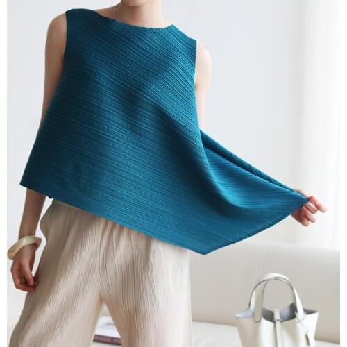 Summer 2020 Miyake pleated thin womens wear versatile loose-fitting skinny foreign style sleeveless shirt T-shirt
