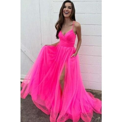 Vintage Long Rose Red V-Neck Tulle Prom Dresses with Siit Criss Cross Back Robe De Soiree Sweep Train Pleated Formal Party Gown