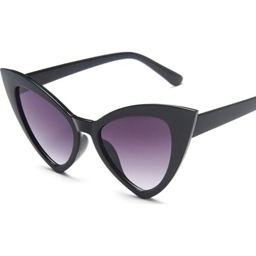 New cat eye big frame sunglasses women classic retro personality street shooting sunglasses metal hinge fashionable glasses