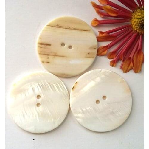 20pcs Shell Buttons Big Natural shell buttons 40mm 2-hole pearl of mother buttons SHELL001