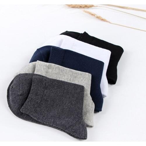 Low Price Spring Cotton Mens Classic sports Socks Solid Sweat Leisure Wild Sock High Quality and Comfortable Sock Hot