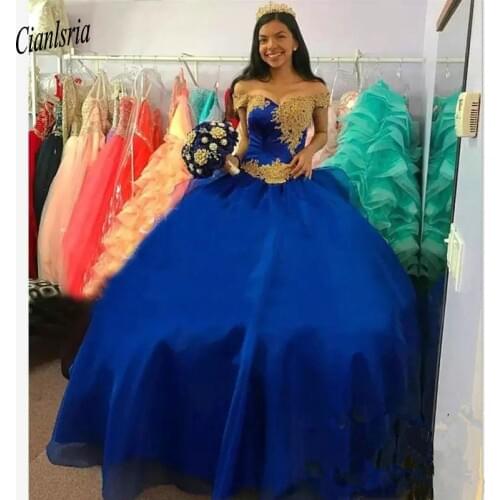 Elegant Royal Blue Off The Shoulder Organza Ball Gown Quinceanera Dresses With Gold Appliques Lace Sweet 16 Prom Party Dress