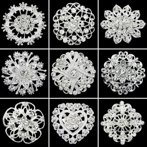 Breastpin Shiny Anti-rust Women Flower Heart Rhinestone Brooch Pin for Wedding Badge Breastpin Brooch Pin Clothes Badge Vintage